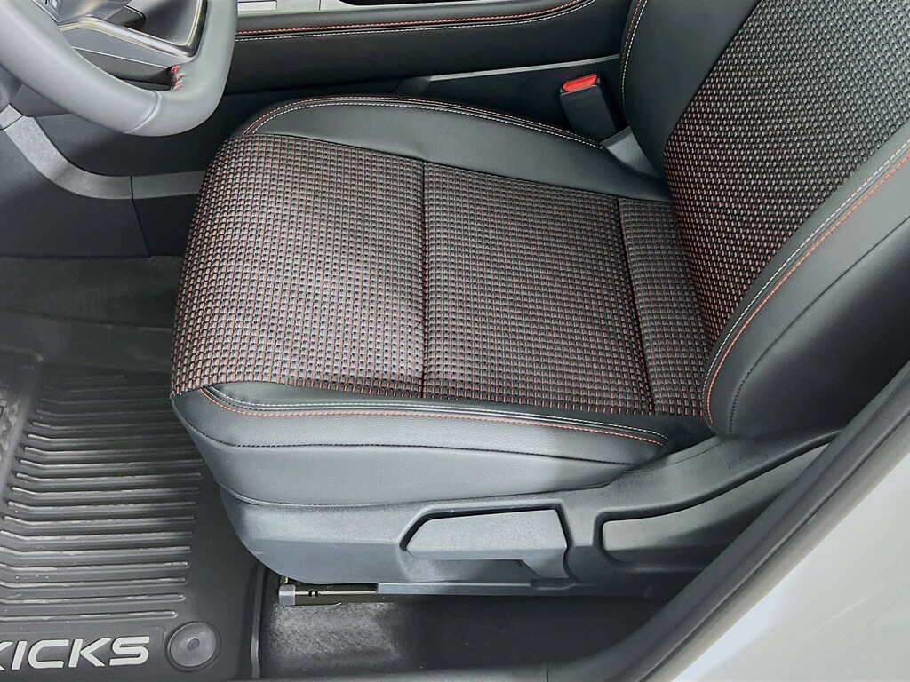 New 2026 Nissan Kicks SR SUV