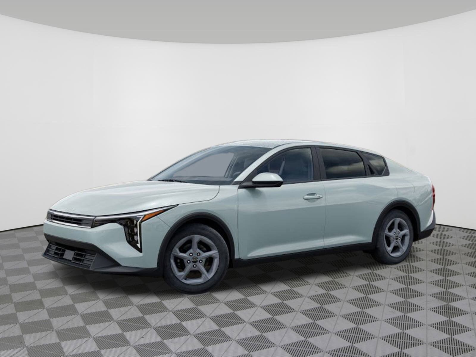 2025 Kia K4 LXS photo 3