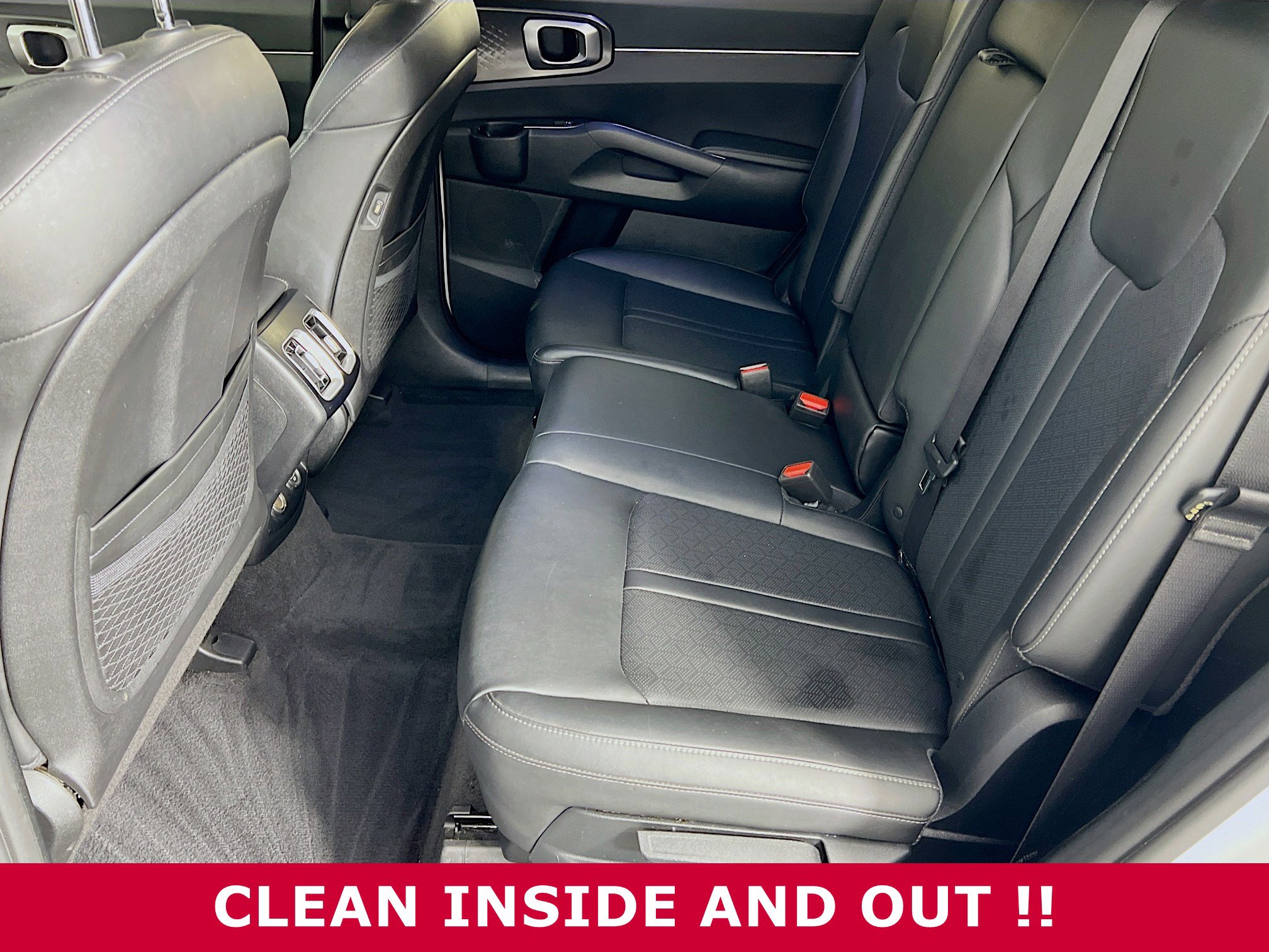 2022 Kia Sorento S photo 4