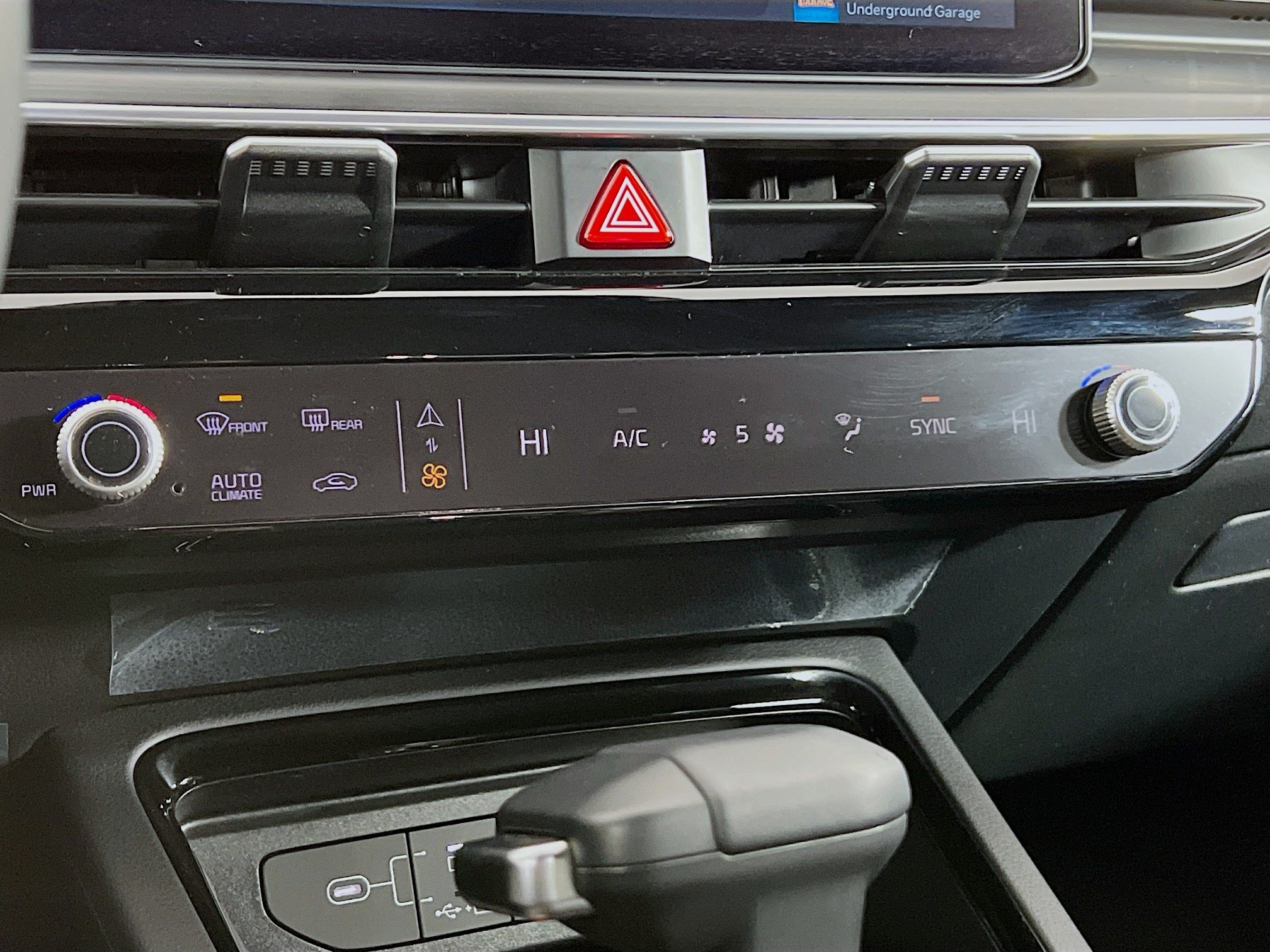 2025 Kia K5 GT-Line - Photo 13