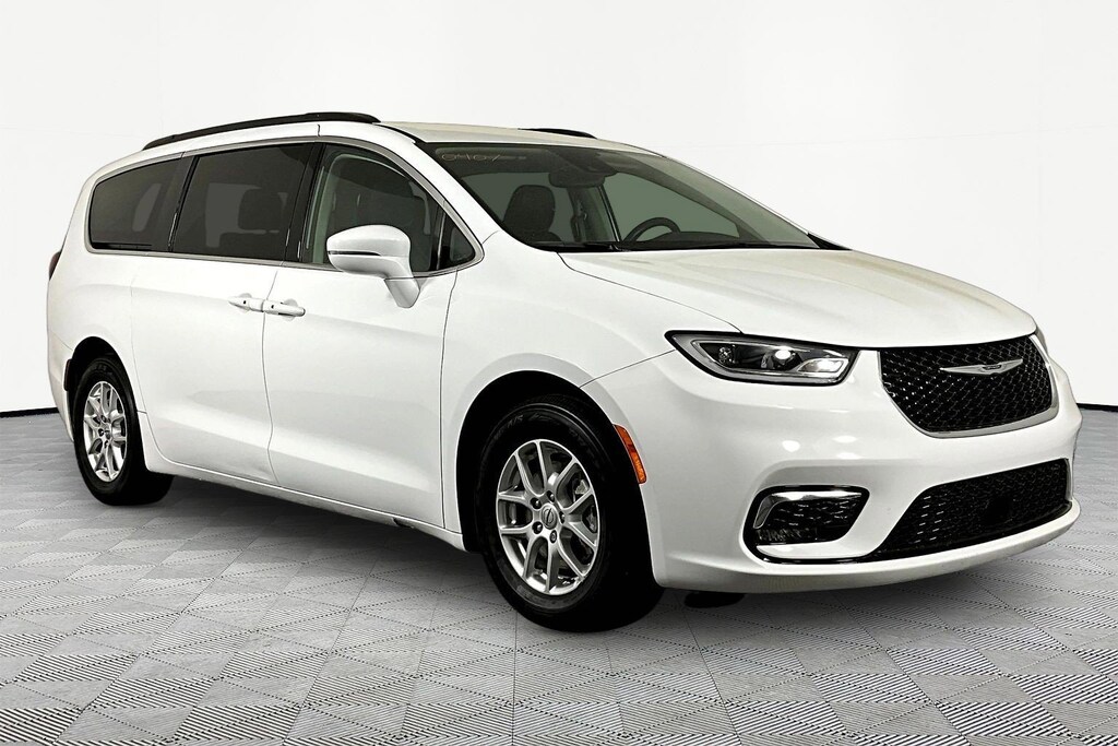 Used 2022 Chrysler Pacifica Touring L Van Passenger Van
