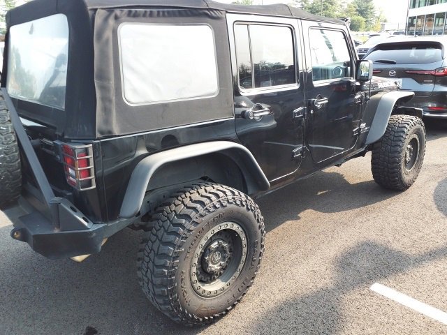 2011 Jeep Wrangler Unlimited Rubicon photo 2