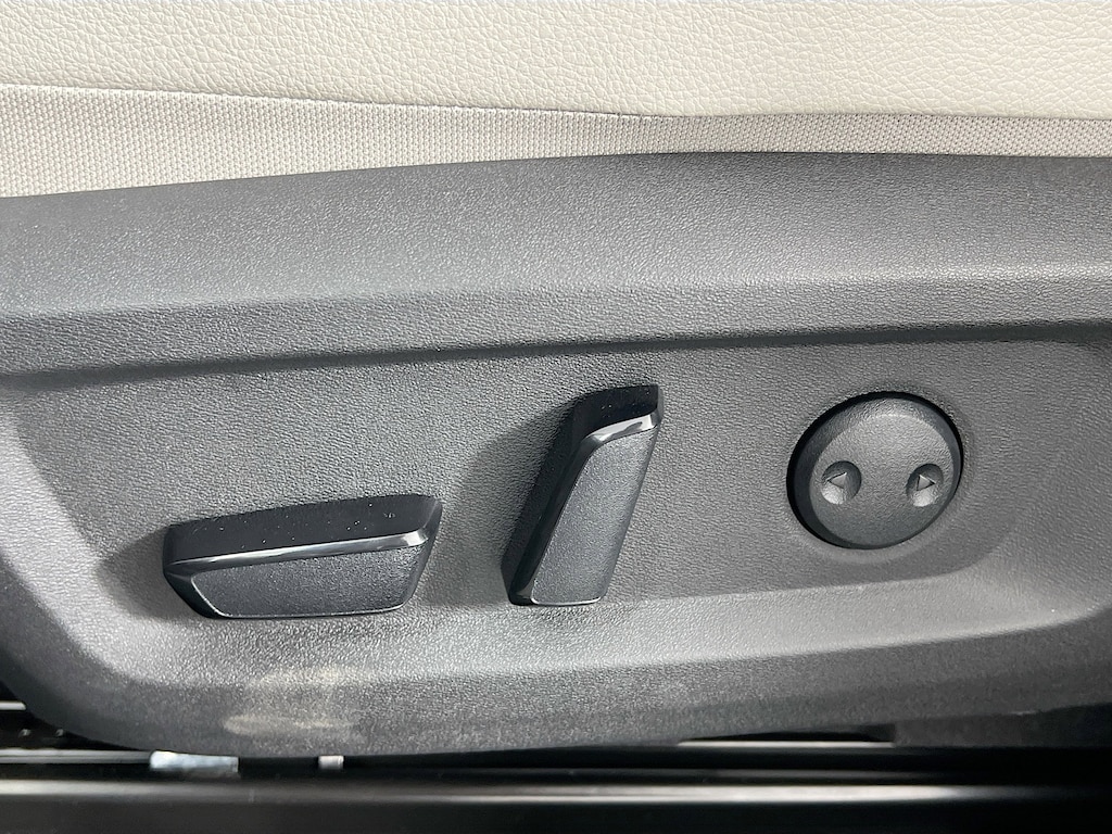 New 2025 Nissan Rogue SL SUV