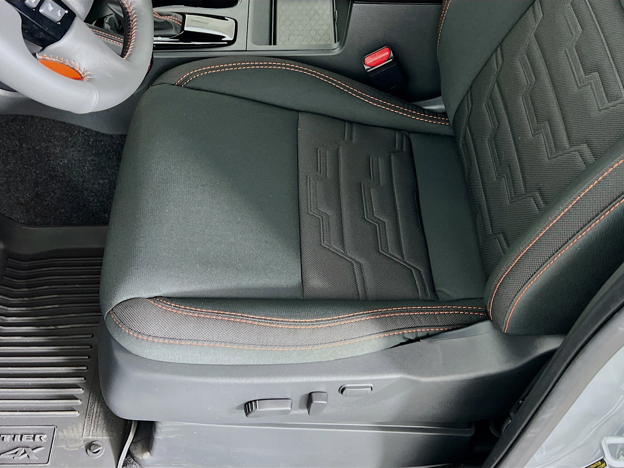 2025 Nissan Frontier PRO-4X photo 4