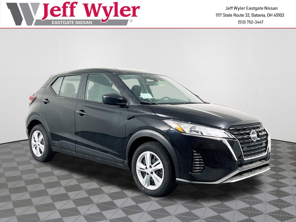 New 2025 Nissan Kicks Play S SUV