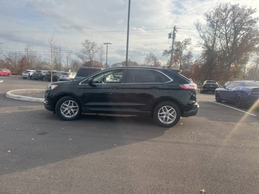 Used 2024 Ford Edge SEL SUV
