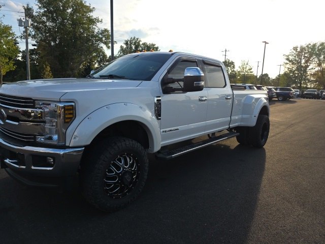 2018 Ford F-350 Lariat photo 3