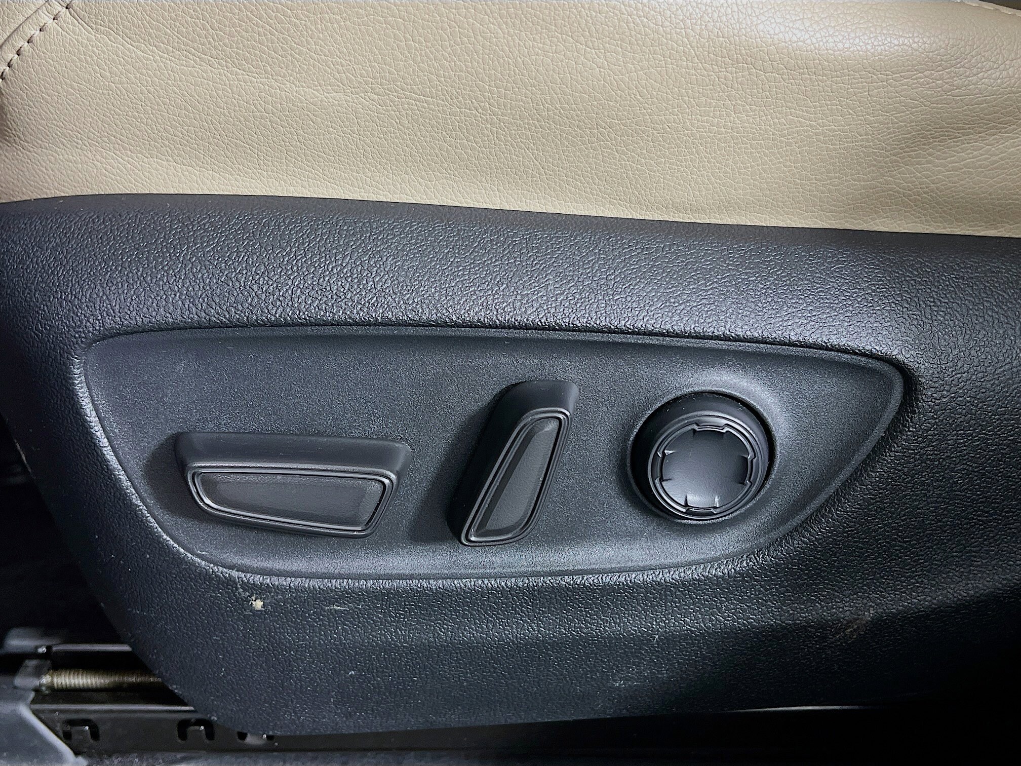 2023 Toyota Sienna Limited photo 4