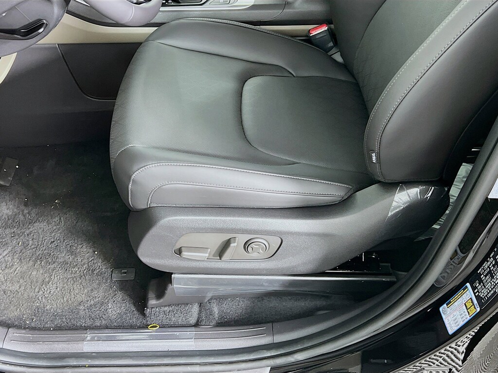 New 2026 Kia Carnival LXS Van Passenger Van