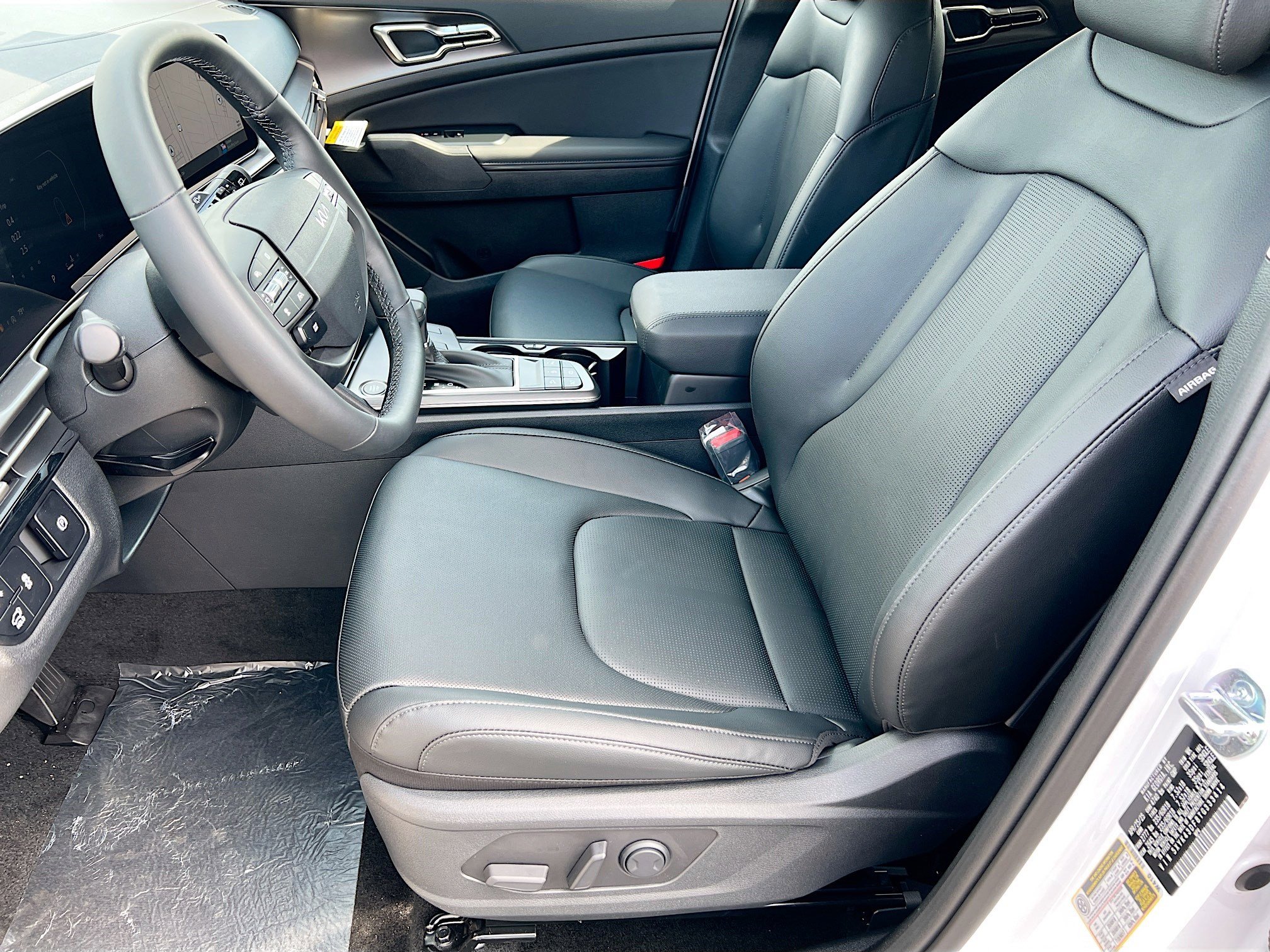 2026 Kia Sportage SX photo 3