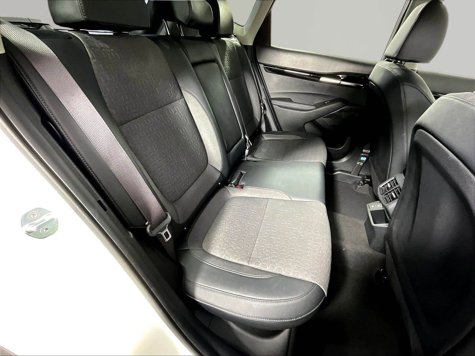 2024 Kia Seltos S - Photo 23