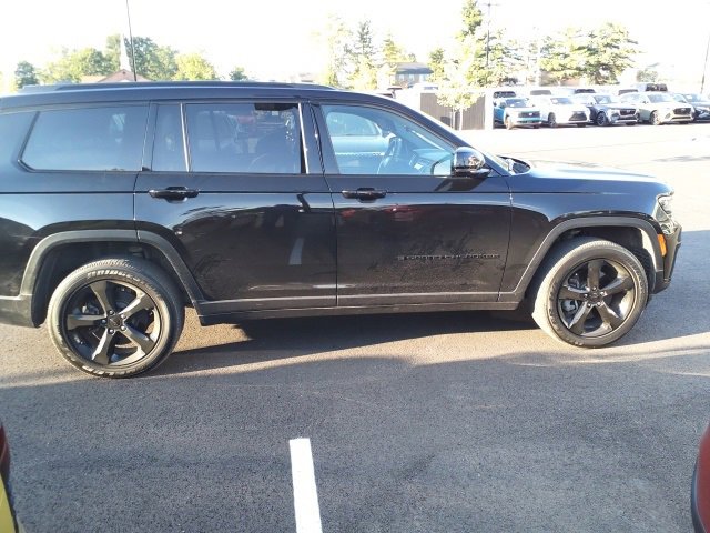 2024 Jeep Grand Cherokee Altitude X photo 2