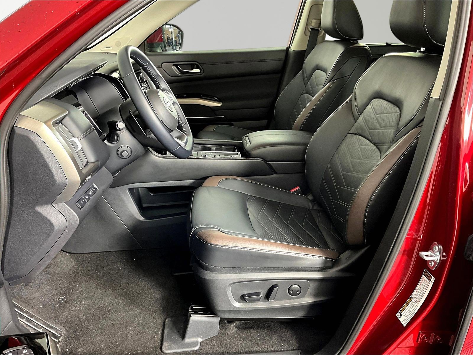 2025 Nissan Pathfinder Platinum - Photo 19