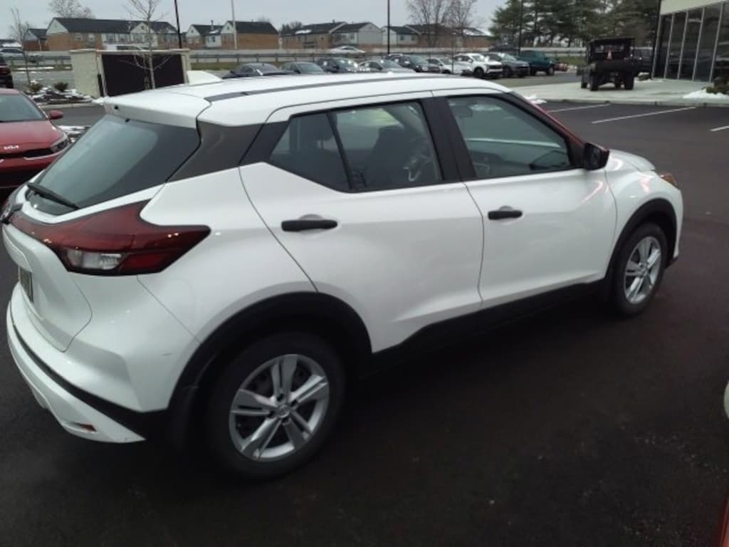 Used 2022 Nissan Kicks S SUV
