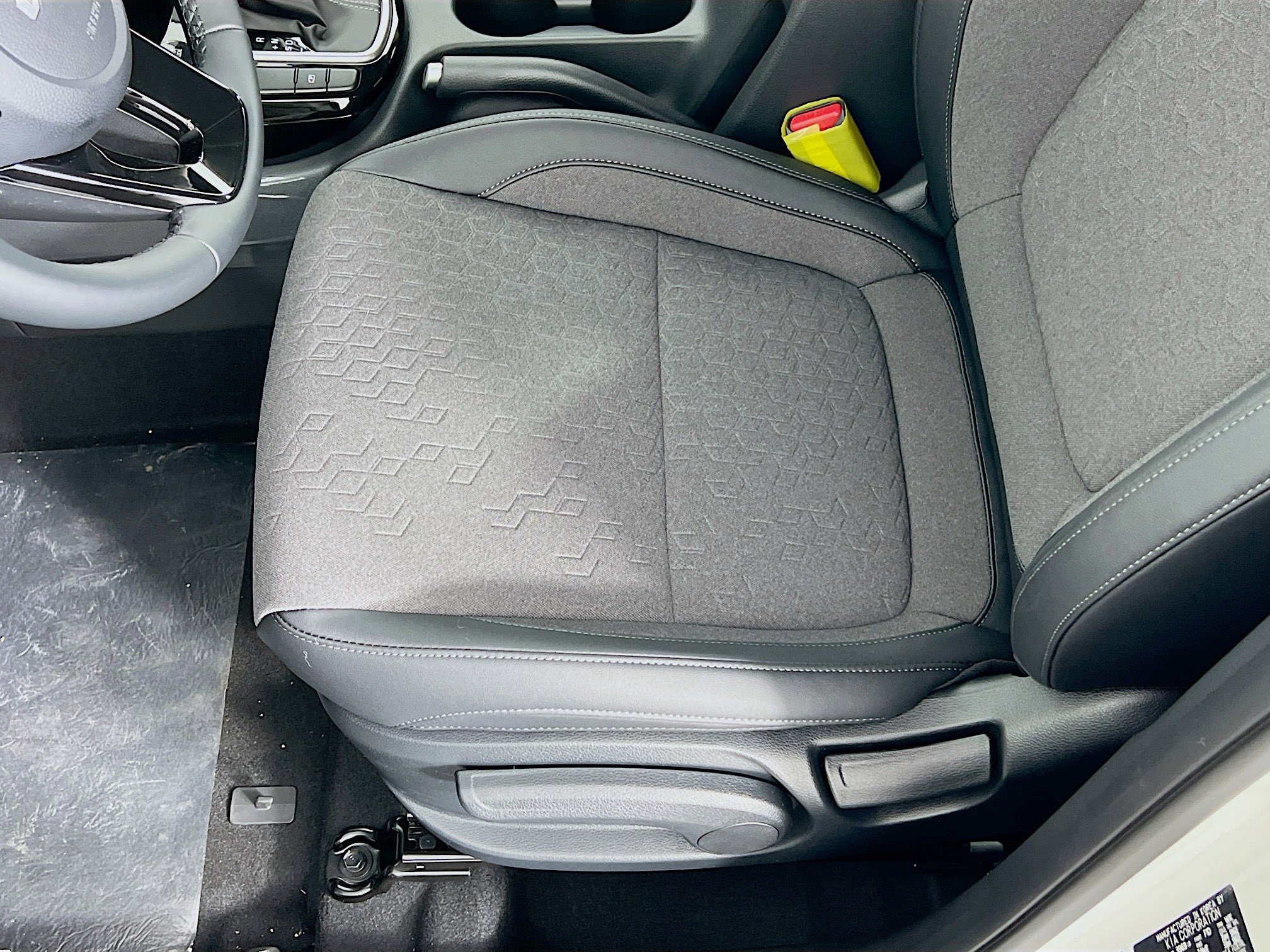 2025 Kia Seltos S photo 4