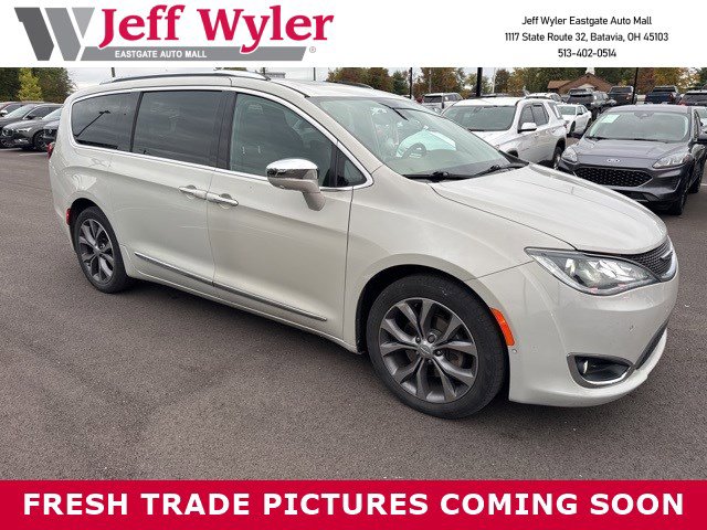 2017 Chrysler Pacifica Van  2017 Chrysler Pacifica Van