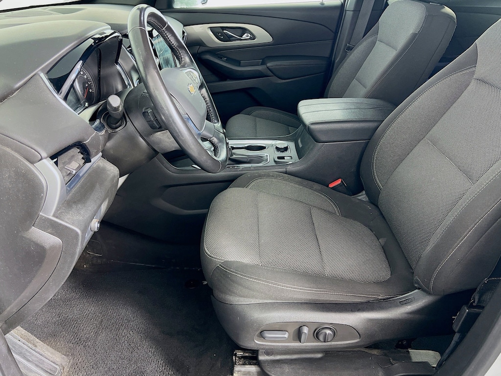 Used 2022 Chevrolet Traverse LT Cloth SUV