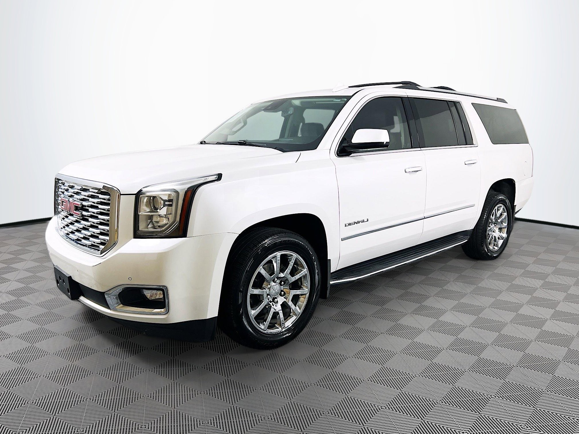Used 2020 GMC Yukon XL Denali with VIN 1GKS2HKJ0LR195139 for sale in Batavia, OH