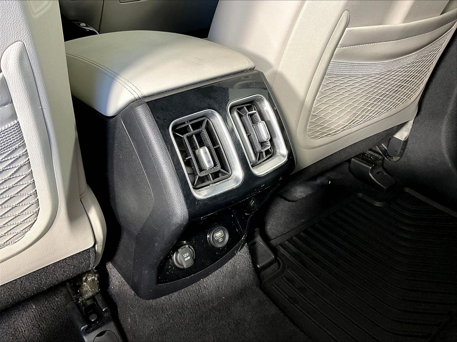 2023 Kia Sorento SX - Photo 13