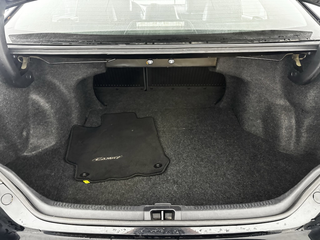 Used 2016 Toyota Camry SE Sedan