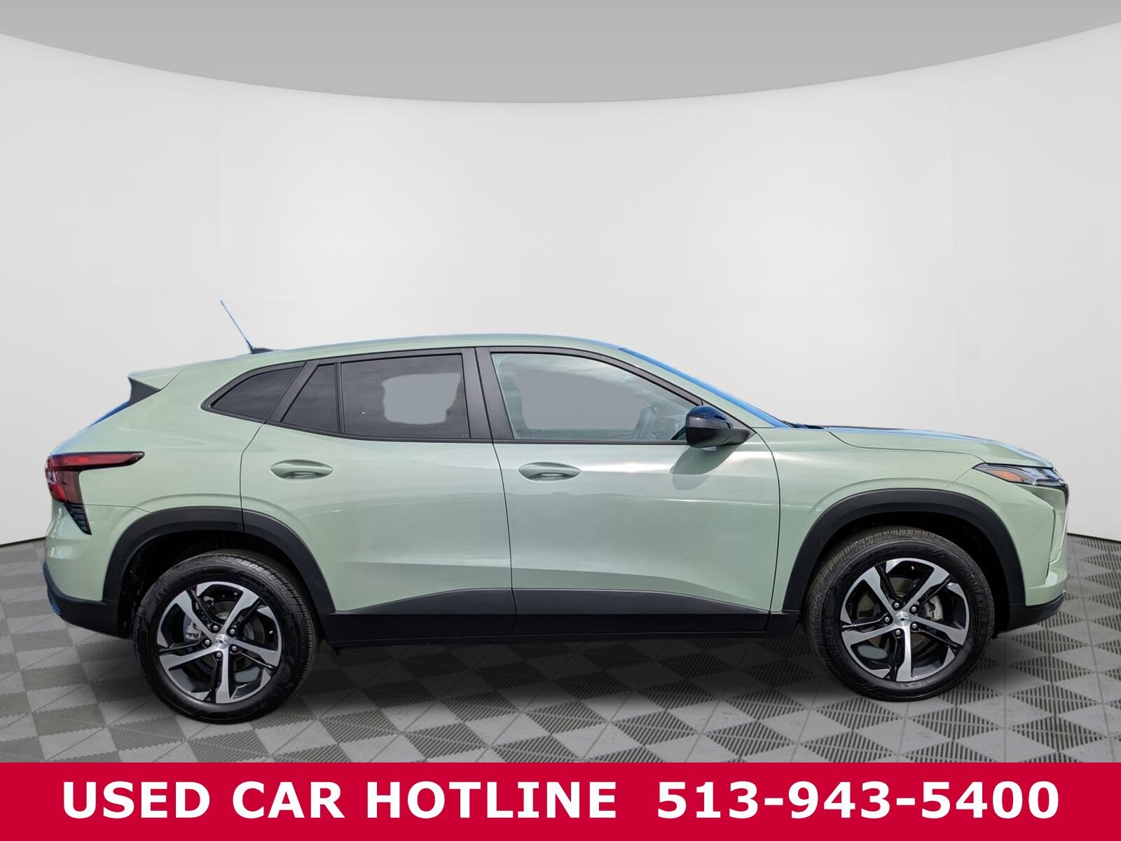 Used 2024 Chevrolet Trax RS with VIN KL77LGE2XRC117408 for sale in Batavia, OH