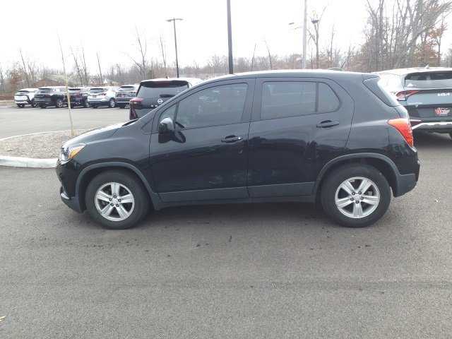 2020 Chevrolet Trax LS photo 3