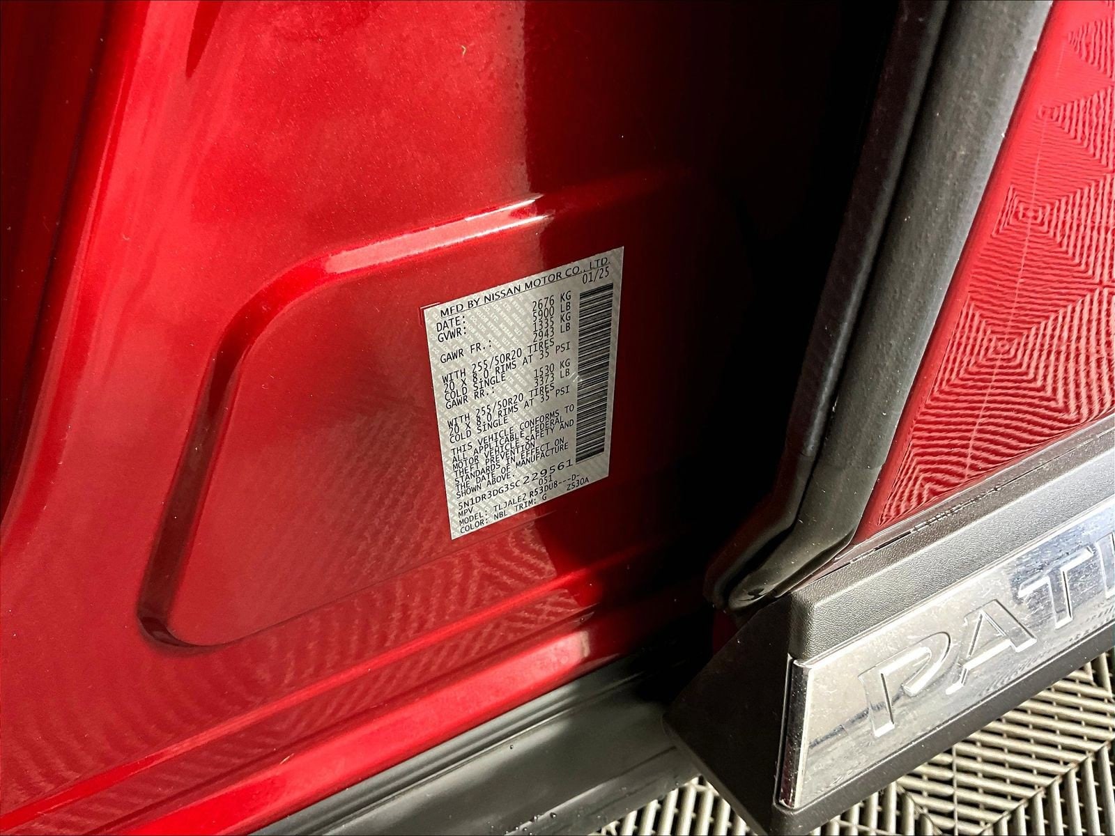 2025 Nissan Pathfinder Platinum - Photo 17