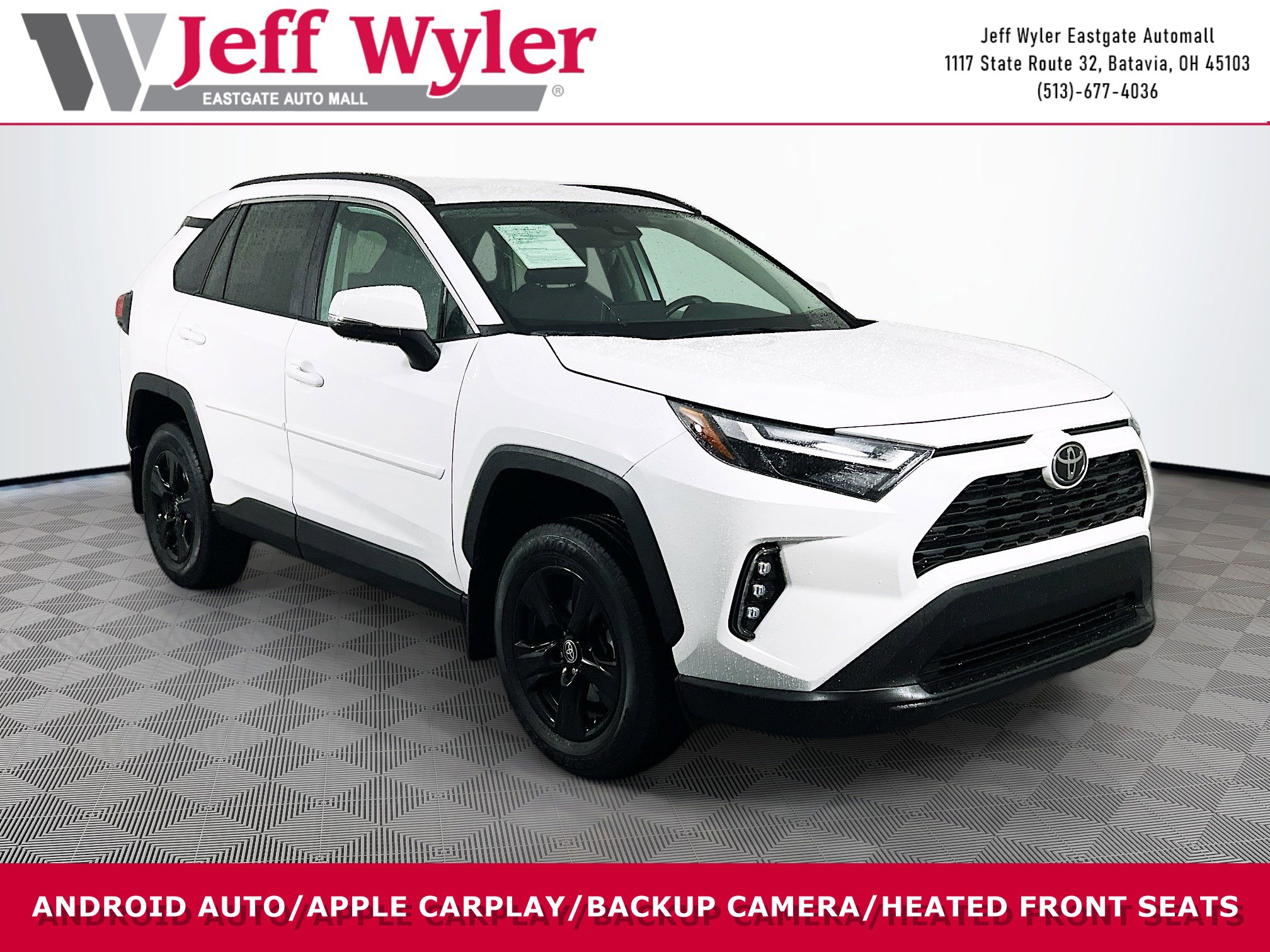 2024 Toyota RAV4 XLE's photo