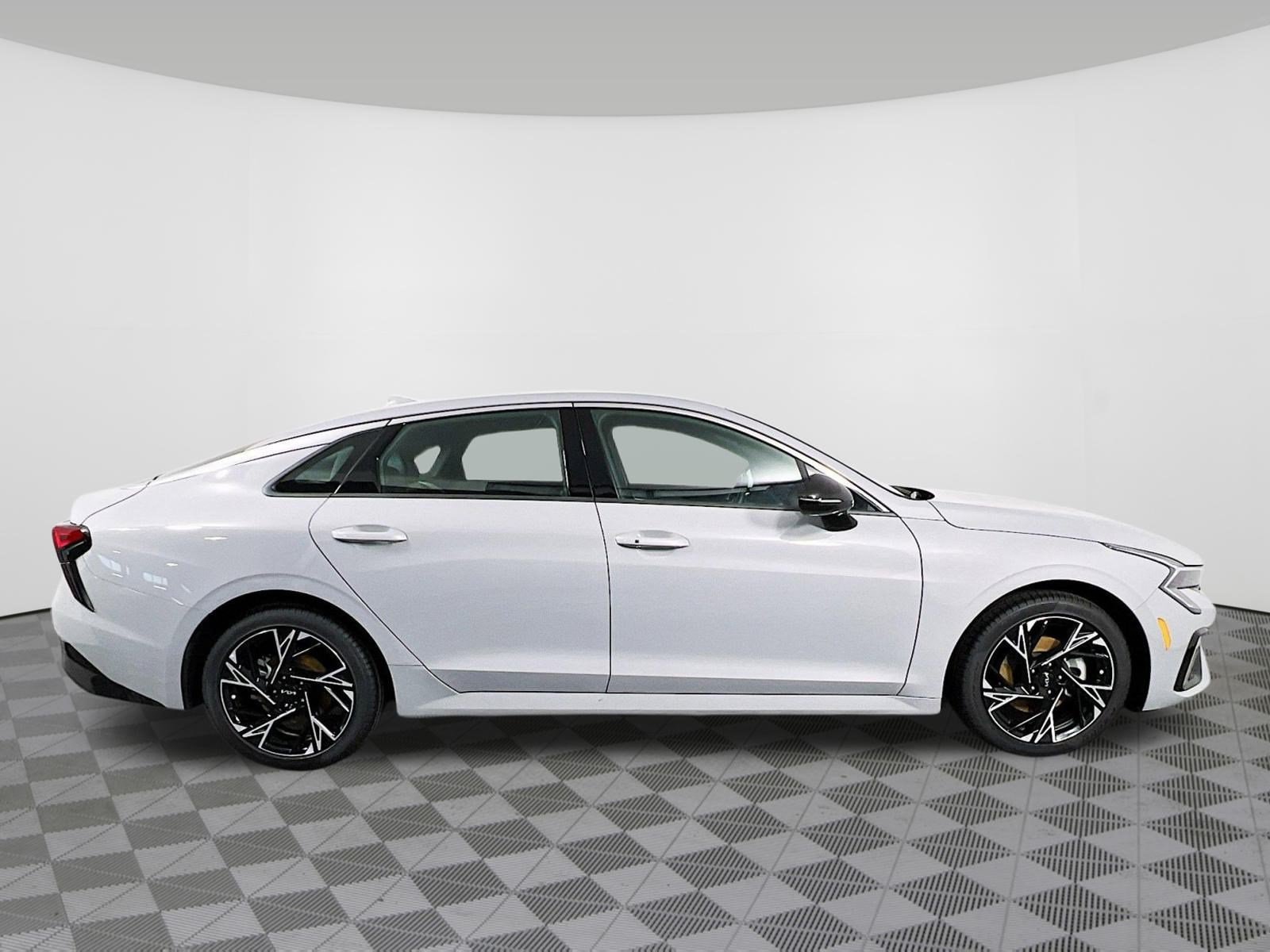 2025 Kia K5 GT-Line - Photo 33