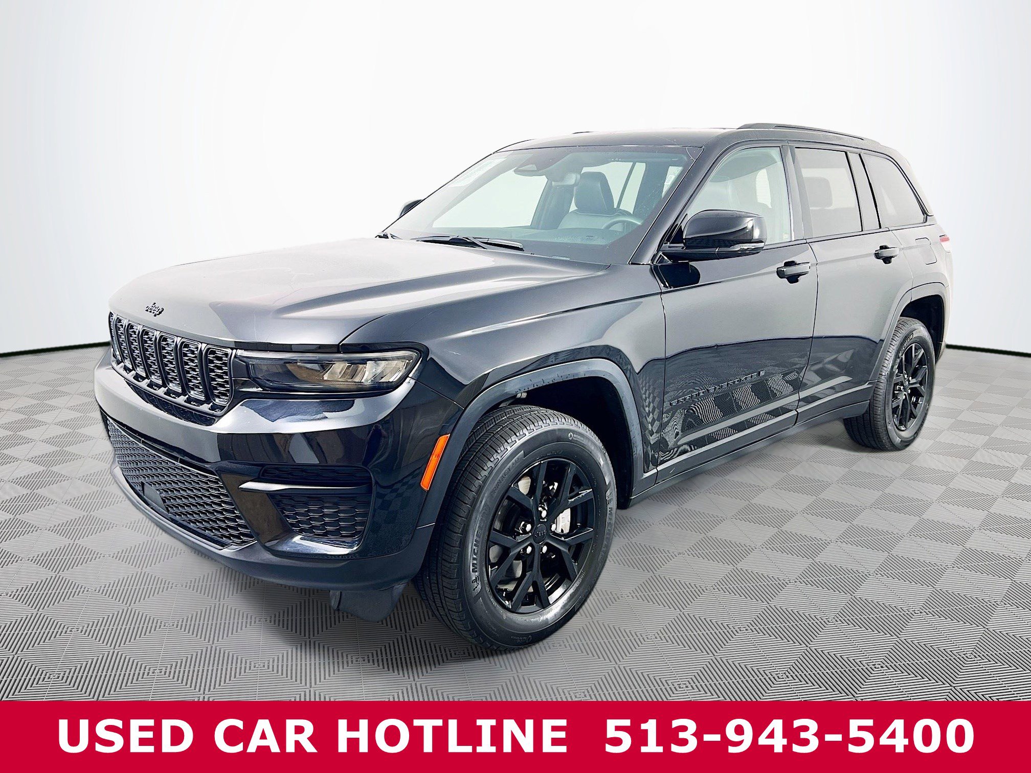 Used 2024 Jeep Grand Cherokee Altitude with VIN 1C4RJHAG0R8515397 for sale in Batavia, OH
