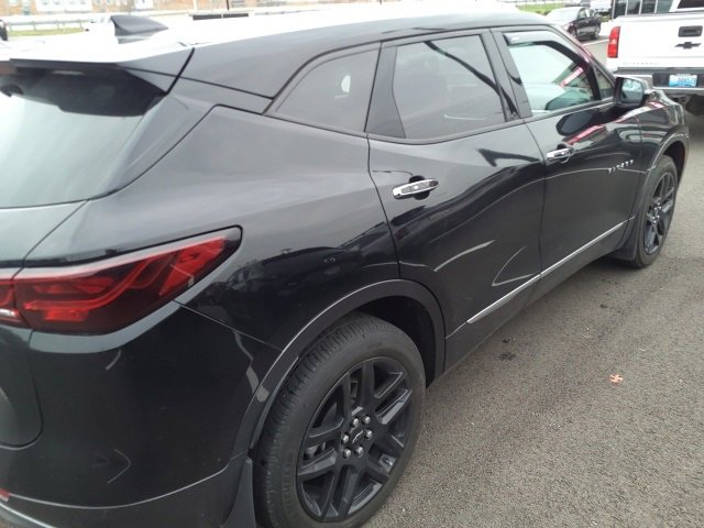 2023 Chevrolet Blazer Premier photo 2