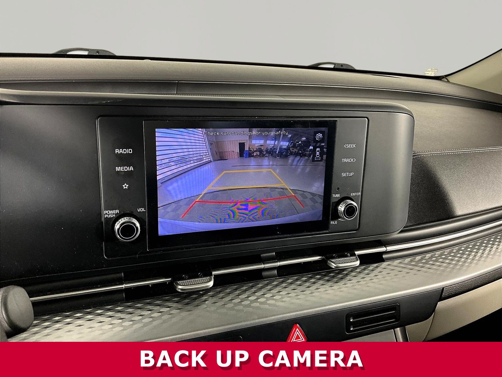 2022 Kia Carnival LX - Photo 14