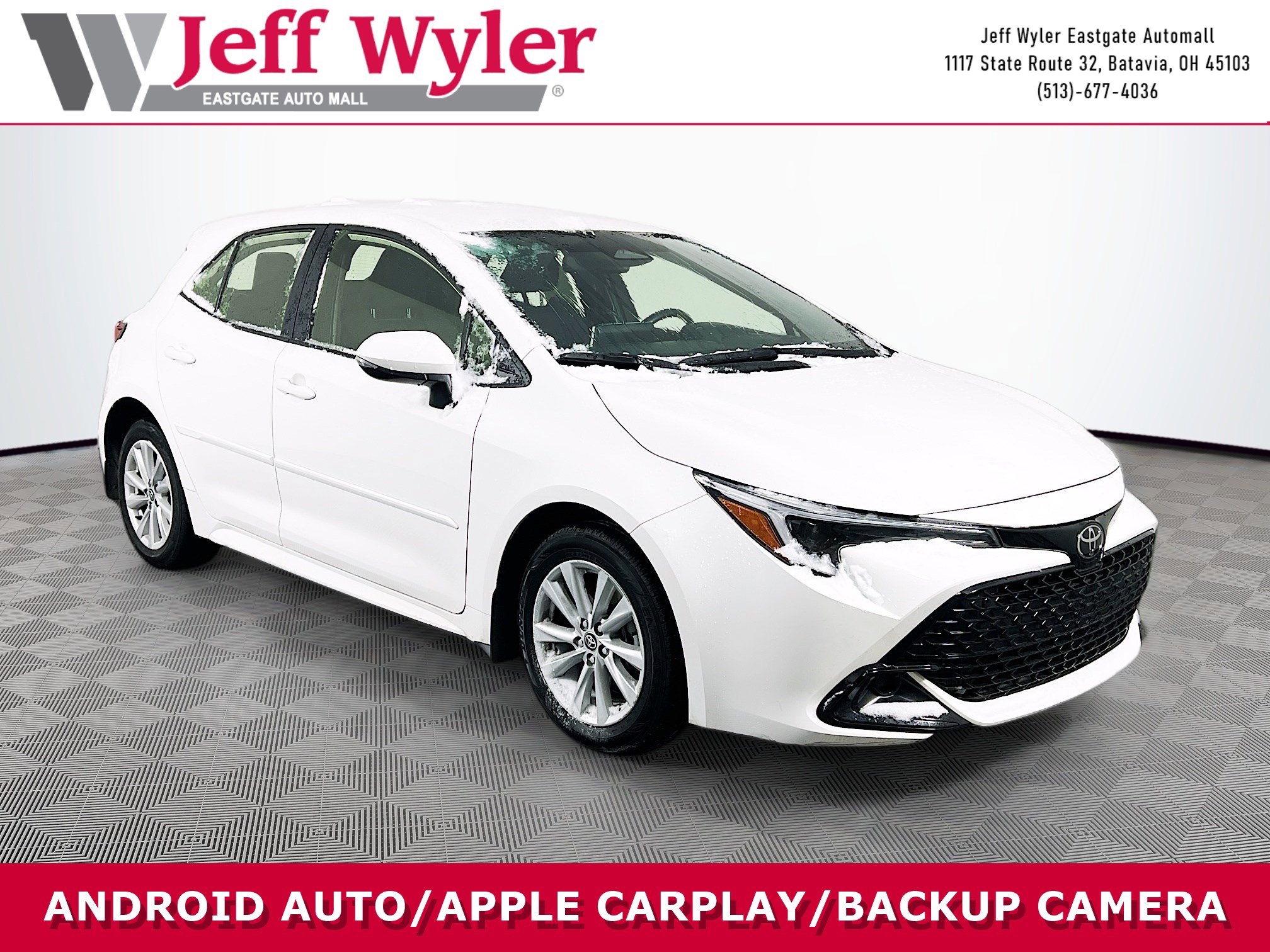 2024 Toyota Corolla Hatchback SE's photo