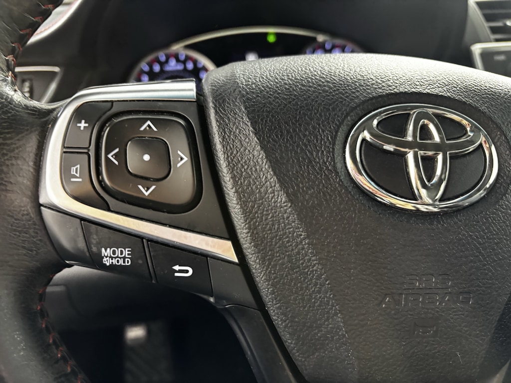 Used 2016 Toyota Camry SE Sedan