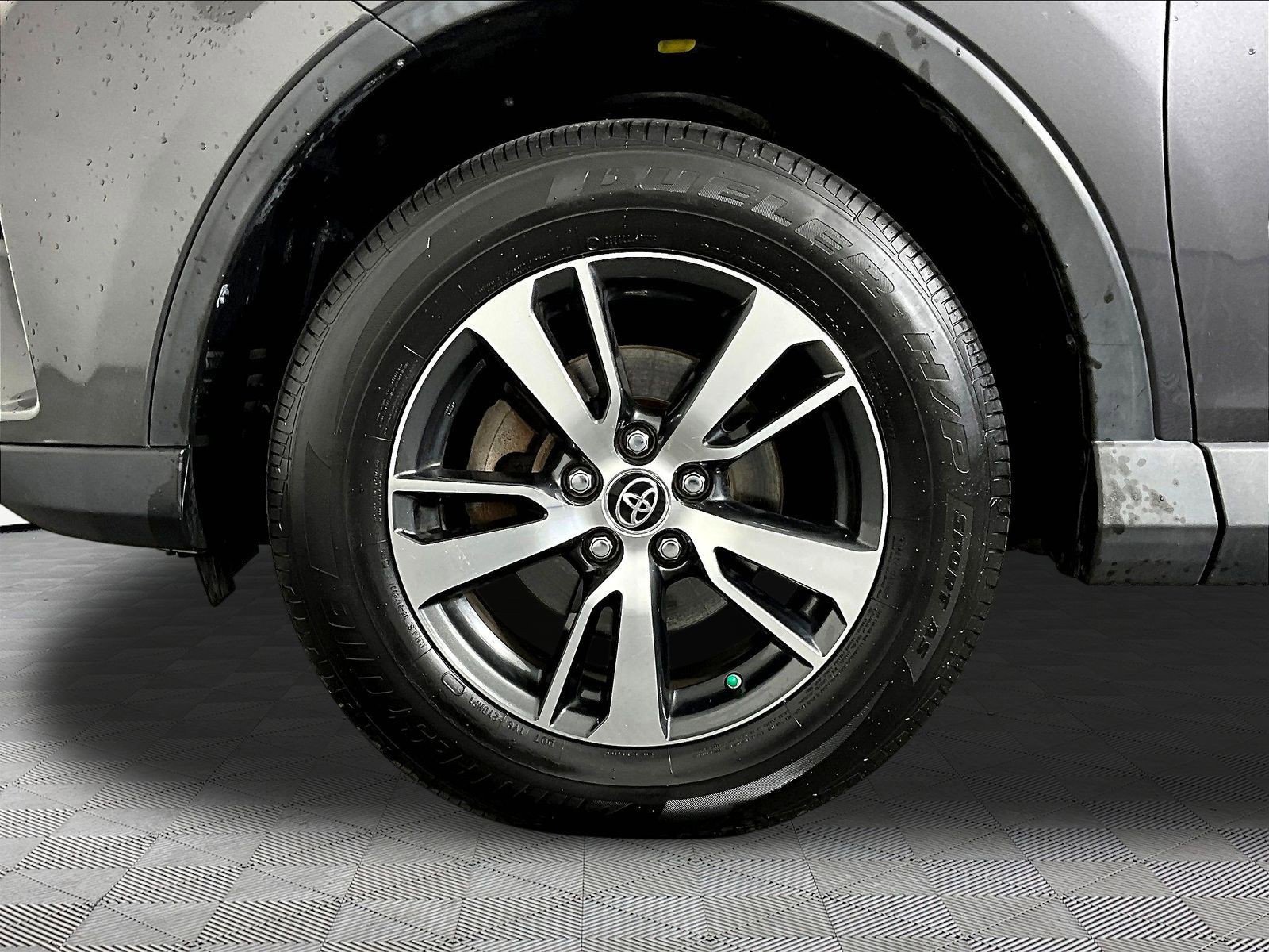 2017 Toyota RAV4 XLE - Photo 29