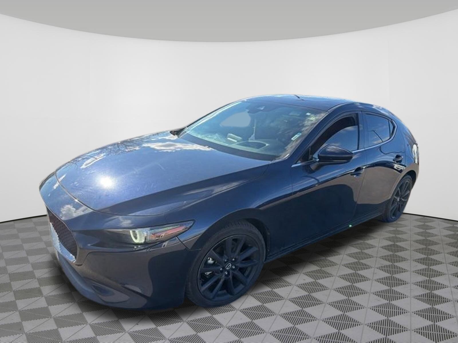 2020 Mazda Mazda3 Hatchback Premium photo 3