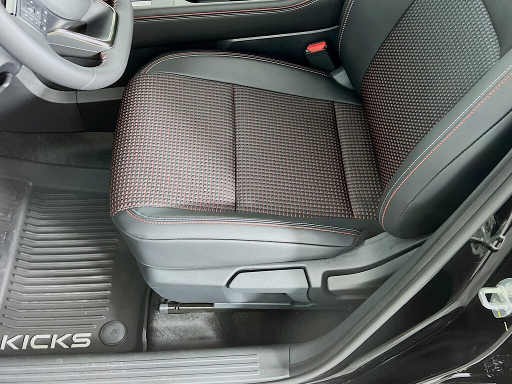 New 2026 Nissan Kicks SR SUV