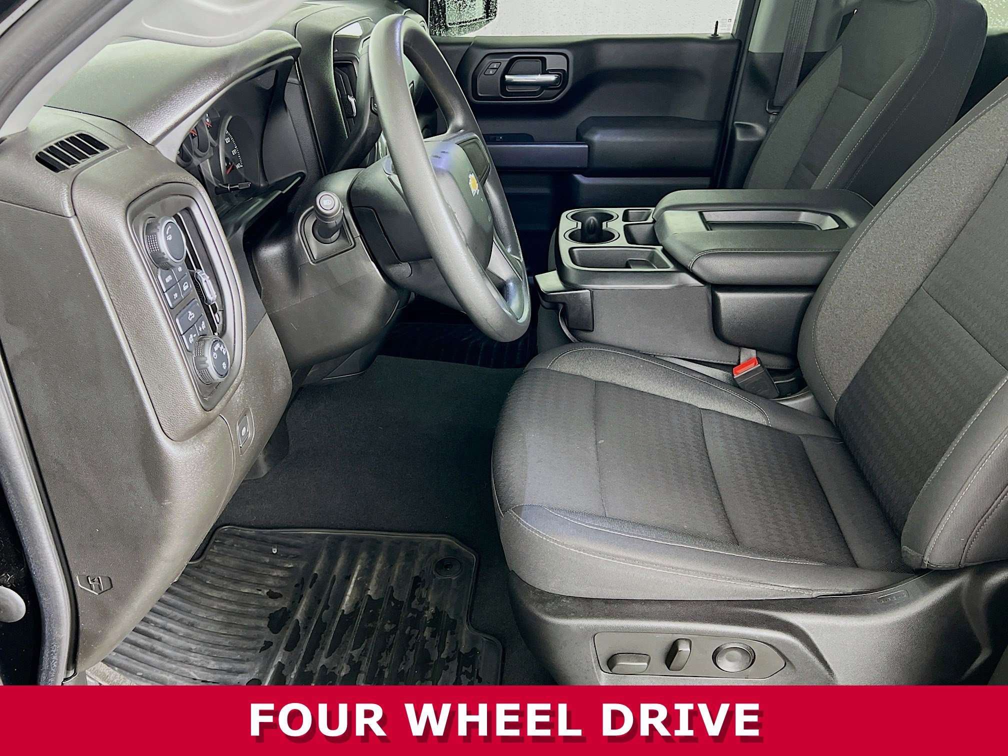 2022 Chevrolet Silverado 1500 Custom photo 2