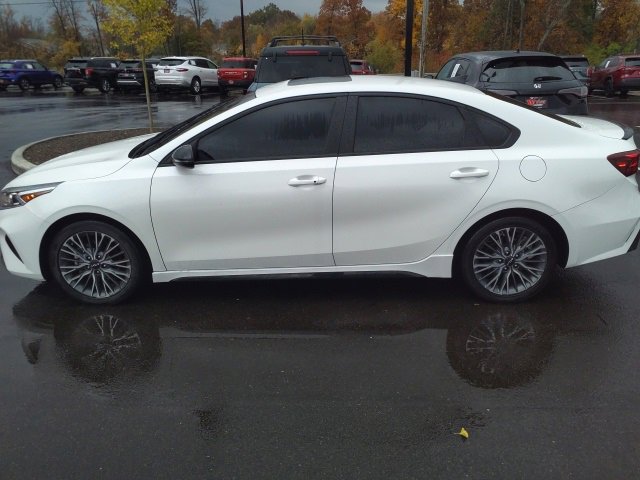 2023 Kia Forte GT-Line photo 3