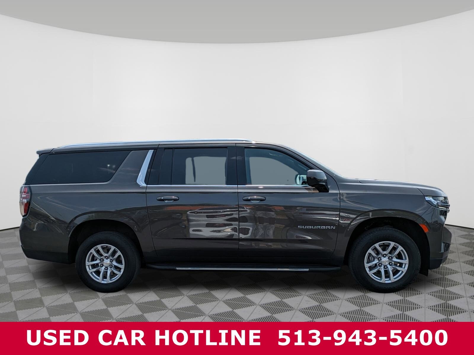 Used 2021 Chevrolet Suburban LT with VIN 1GNSKCKD7MR133982 for sale in Batavia, OH