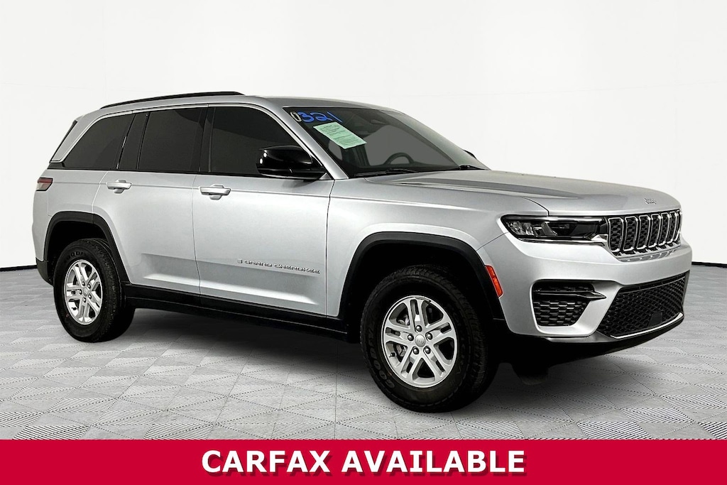 Used 2024 Jeep Grand Cherokee Laredo SUV