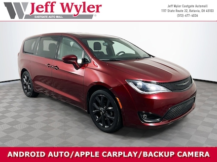 2020 Chrysler Pacifica Touring Van Passenger Van