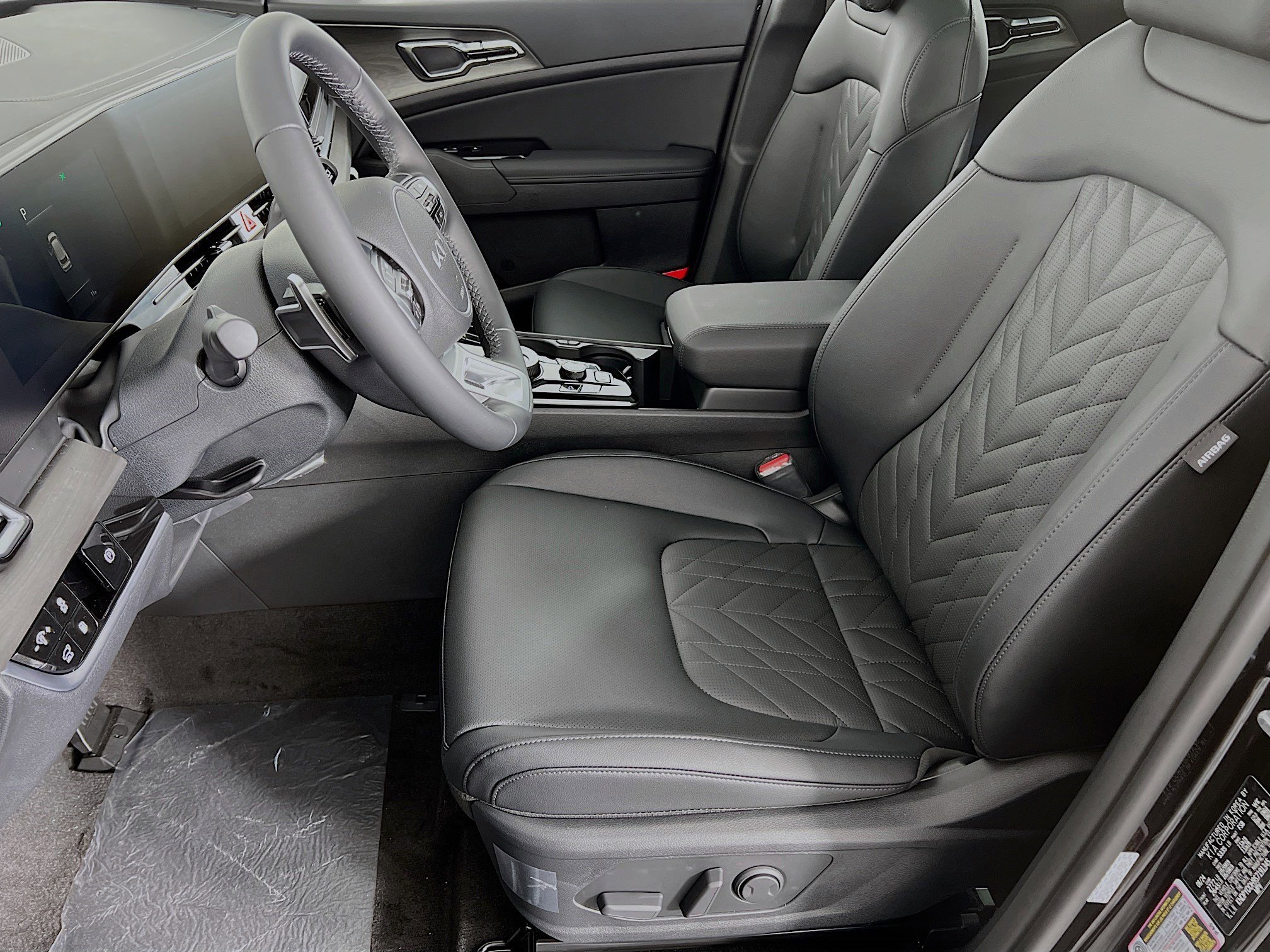 2025 Kia Sportage Plug-In Hybrid X-Line photo 3
