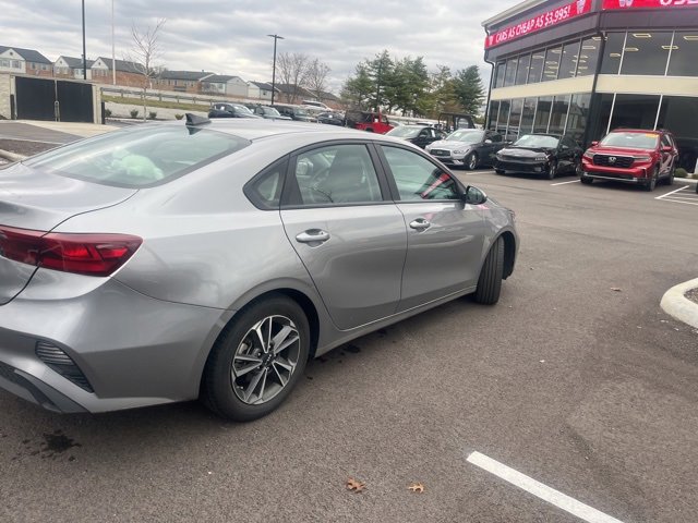 2023 Kia Forte LXS photo 2