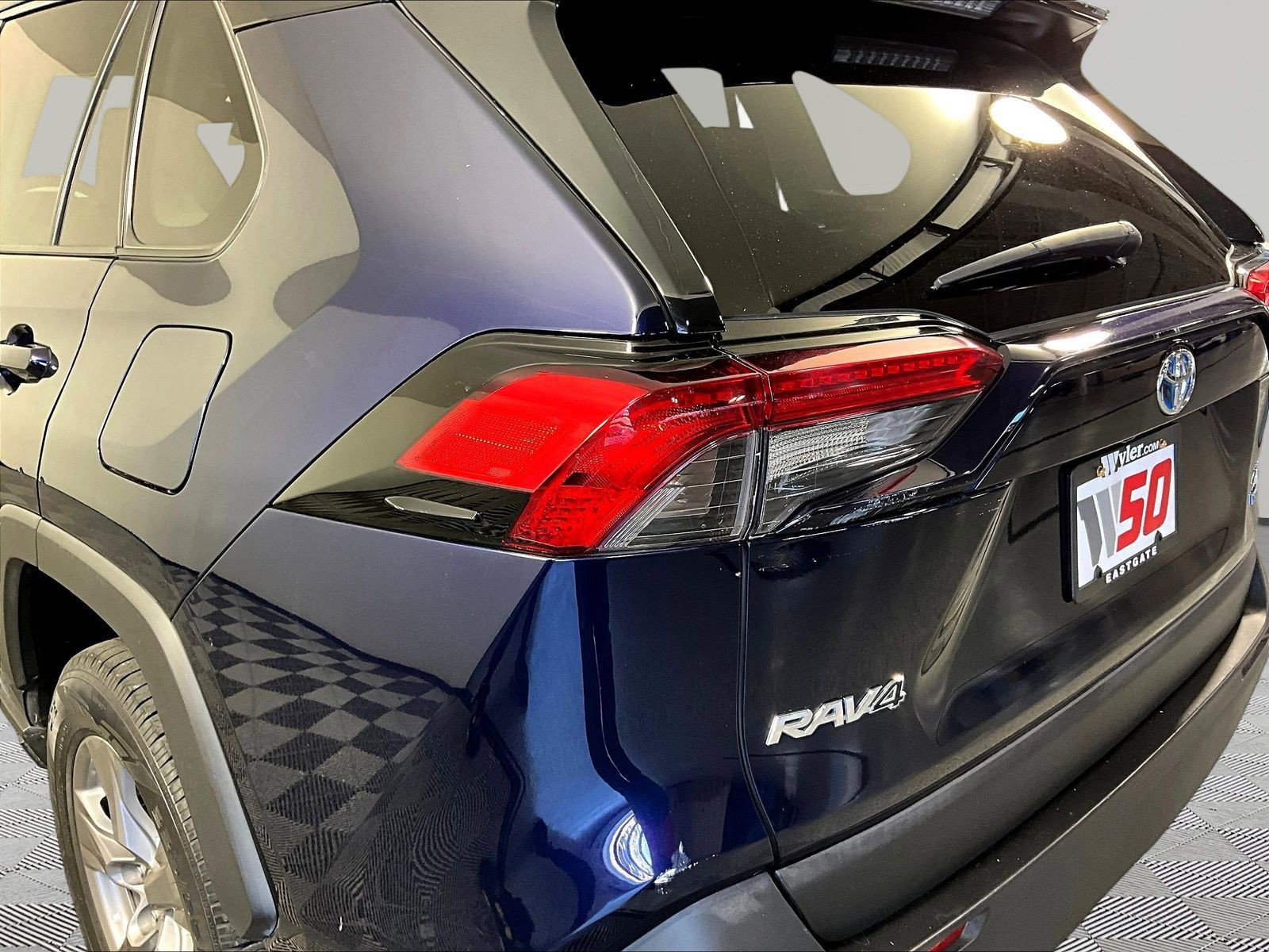 2022 Toyota RAV4 XLE - Photo 23