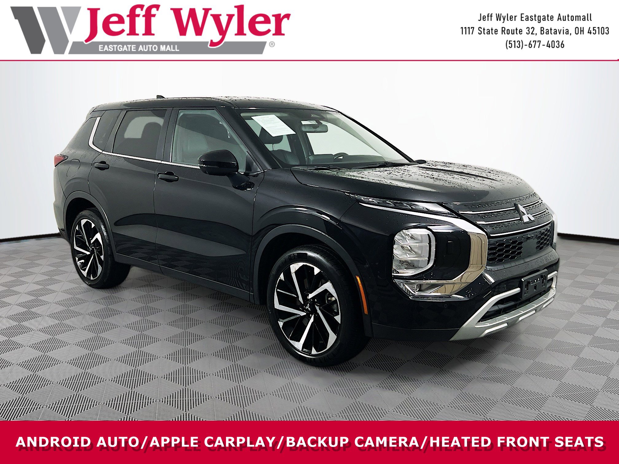 2023 Mitsubishi Outlander SE's photo