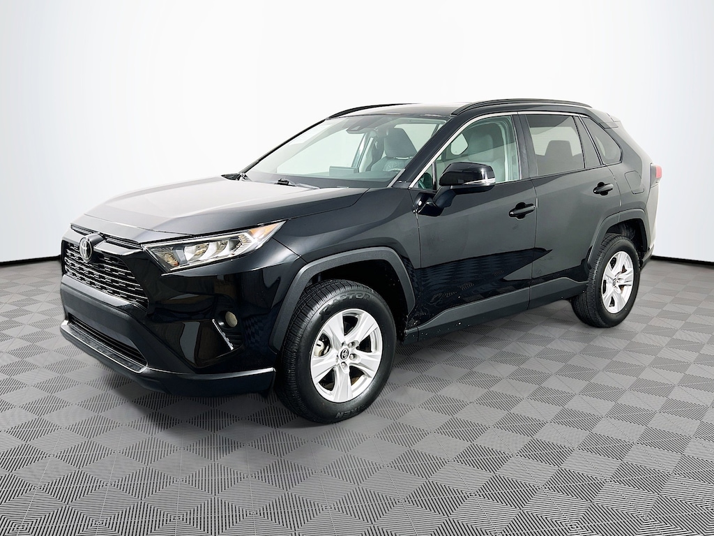 Used 2021 Toyota RAV4 XLE SUV