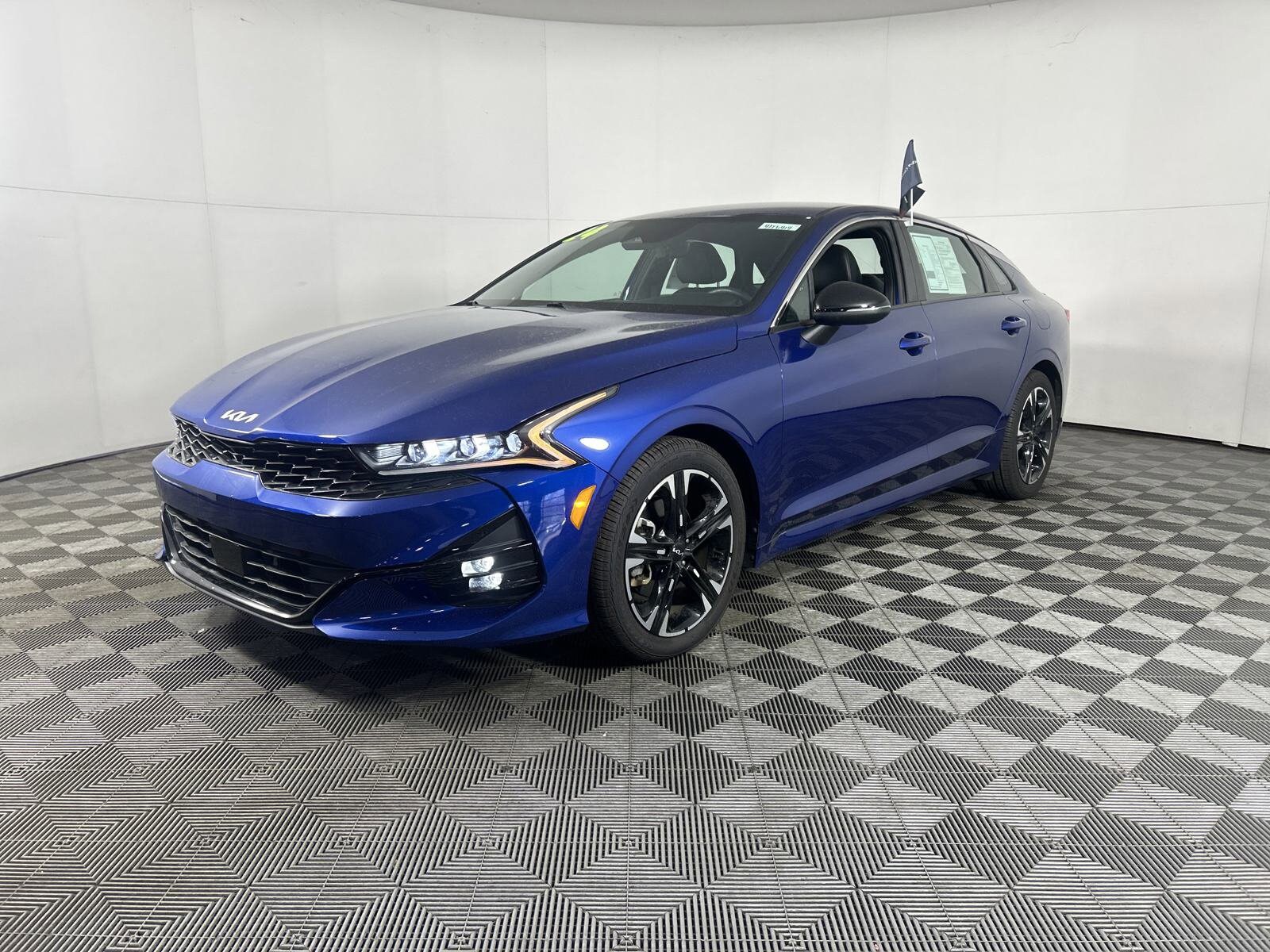2024 Kia K5 GT-Line photo 3