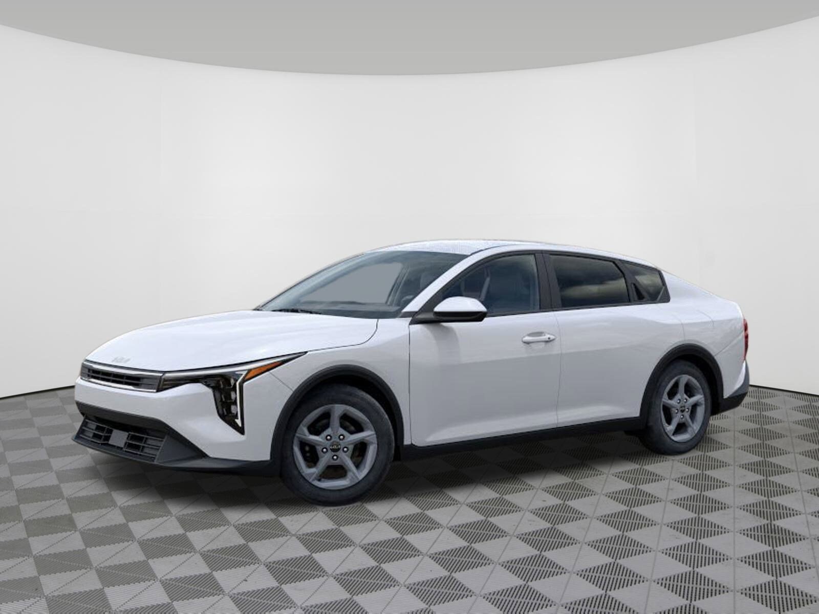 2025 Kia K4 LXS photo 3