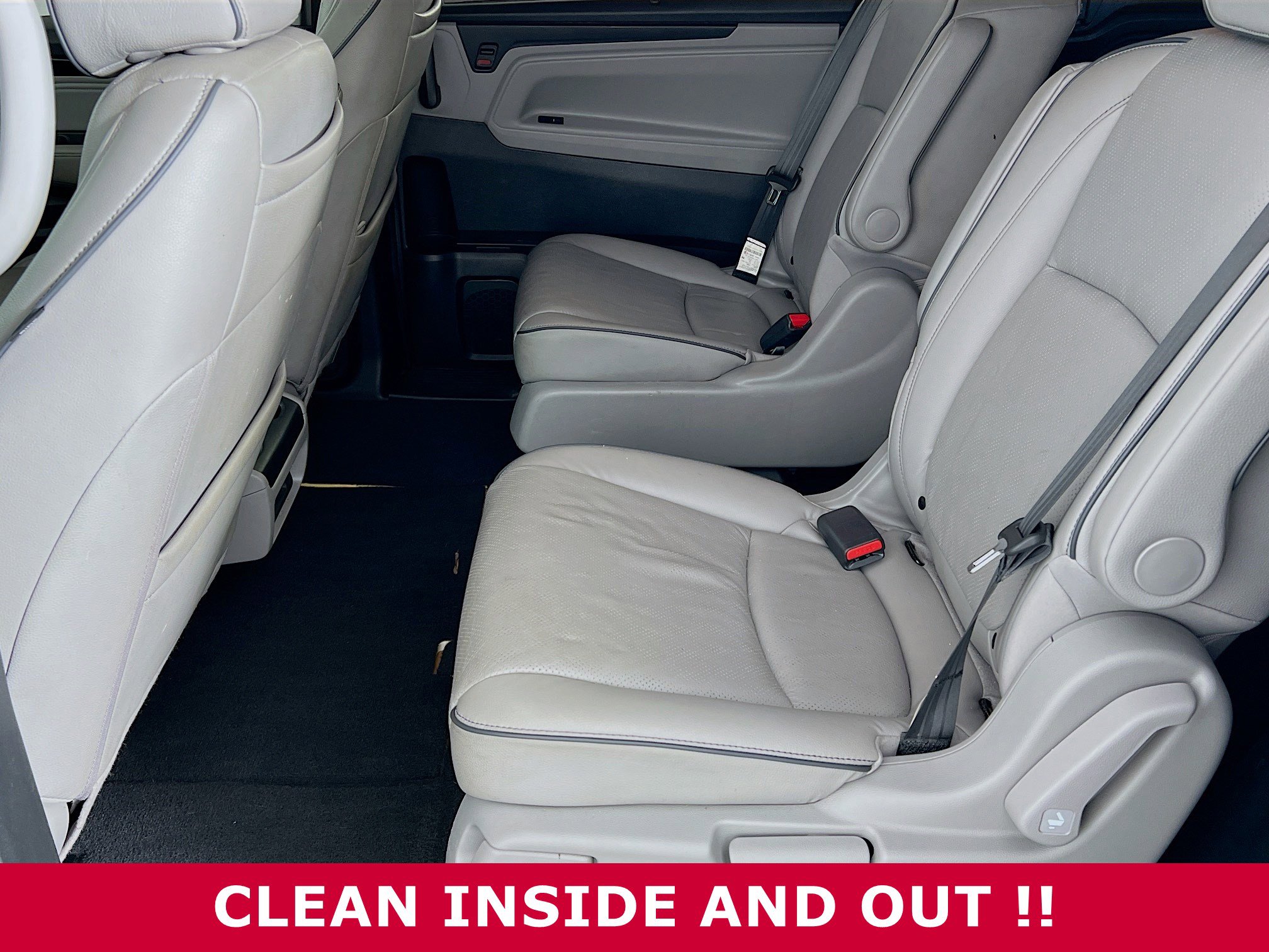 2022 Honda Odyssey Elite photo 3